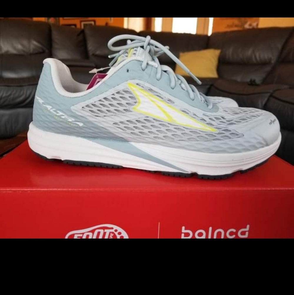 Altra Viho women's 7